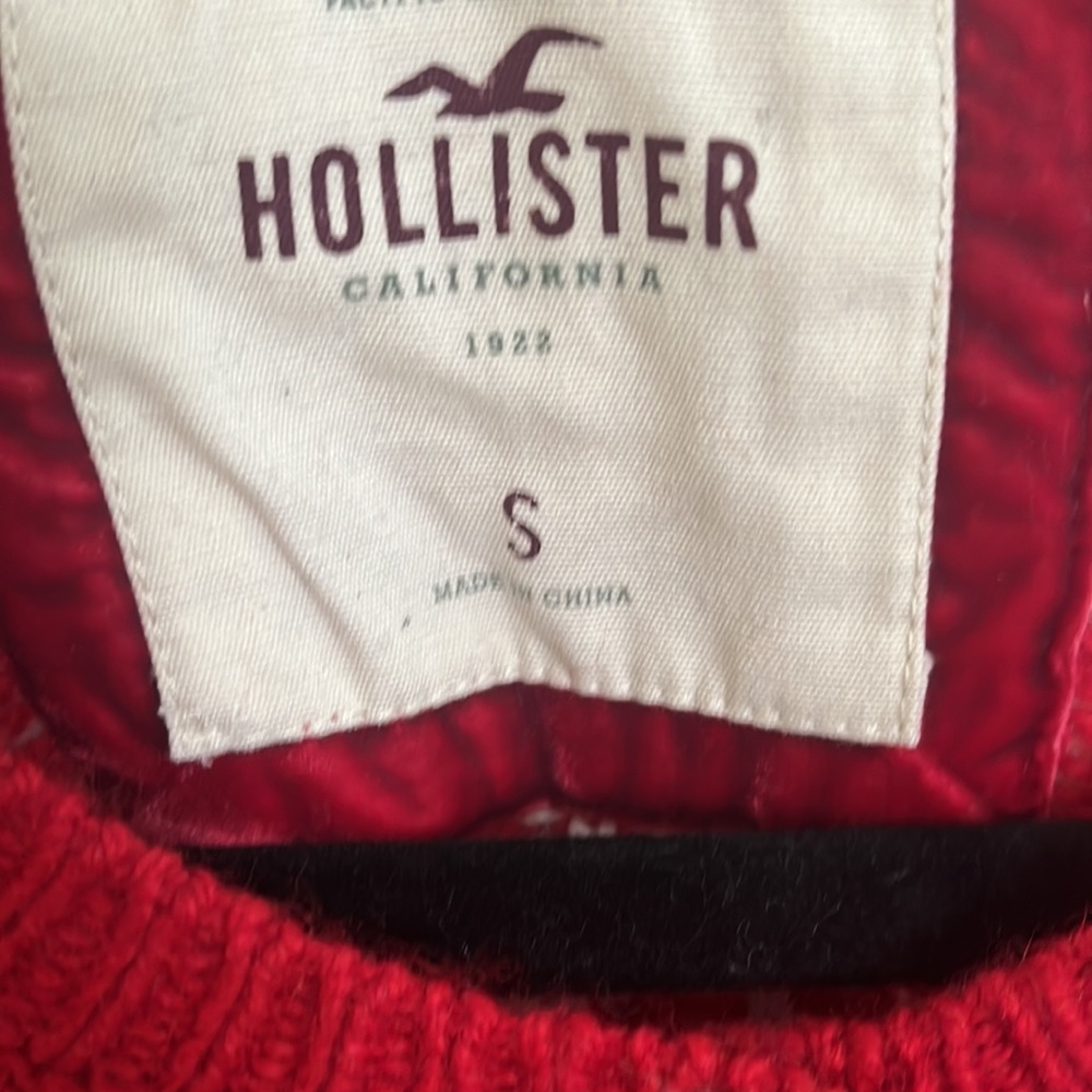 Hollister - Picture 4 of 4